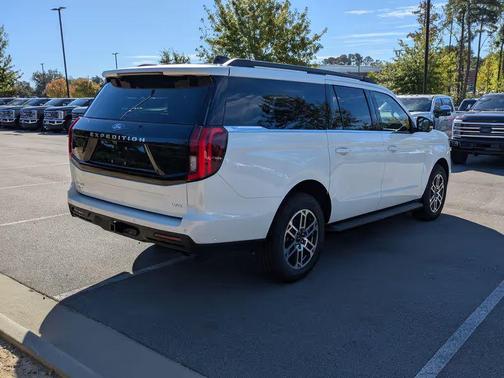 2025 Ford Expedition Max Active 4x4