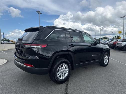 2022 Jeep Grand Cherokee Laredo