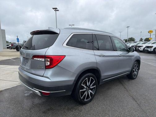 Lunar Silver Metallic 2019 Honda Pilot Elite