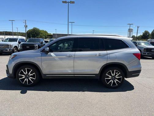 Lunar Silver Metallic 2019 Honda Pilot Elite