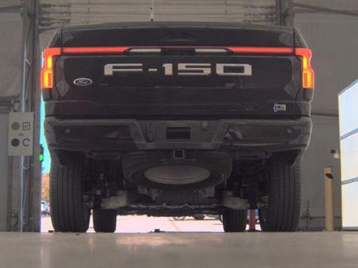 2022 Ford F-150 Lightning LARIAT