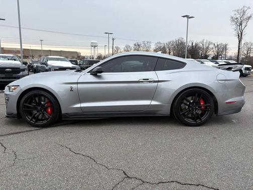 2021 Ford Shelby GT500 Base