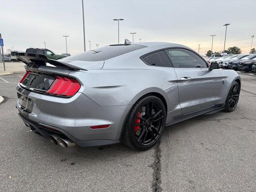 2021 Ford Shelby GT500 Base