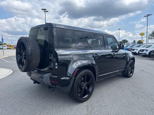 2022 Land Rover Defender 110 V8