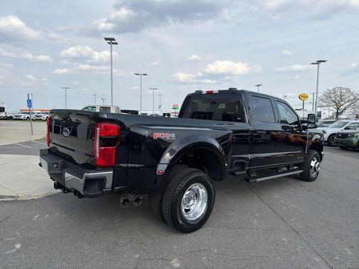 Agate Black Metallic 2026 Ford F-350 XLT