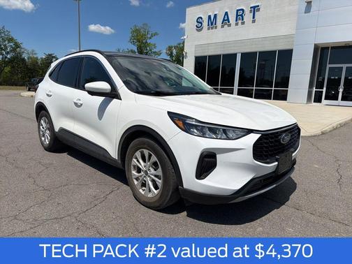 Star White Metallic Tri-Coat 2023 Ford Escape Active
