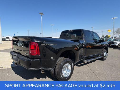 2025 RAM 3500 Laramie Crew Cab 4x4 8' Box