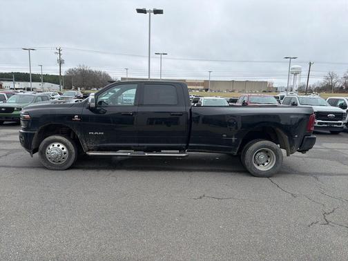 2025 RAM 3500 Laramie Crew Cab 4x4 8' Box