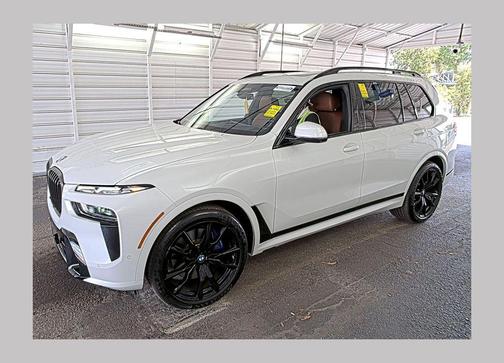 Mineral White Metallic 2024 BMW X7 xDrive40i