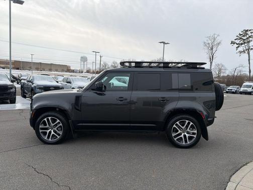 2022 Land Rover Defender 110 X-Dynamic HSE