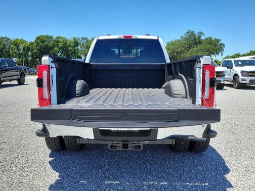 Star White Metallic Tri-Coat 2026 Ford F-350 Lariat
