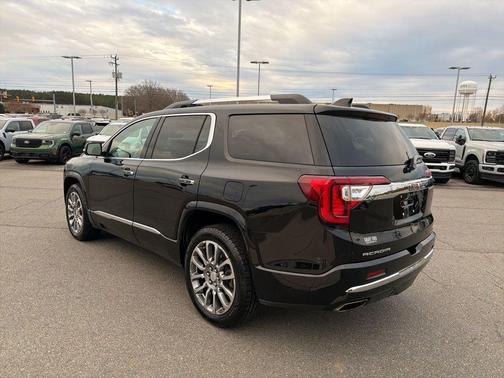 2022 GMC Acadia Denali