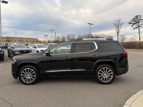 2022 GMC Acadia Denali