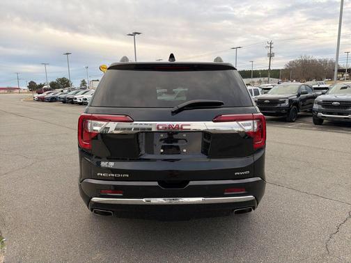 2022 GMC Acadia Denali
