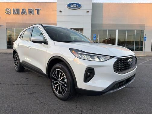 2026 Ford Escape PHEV SE