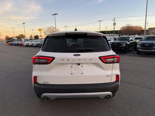 2026 Ford Escape PHEV SE