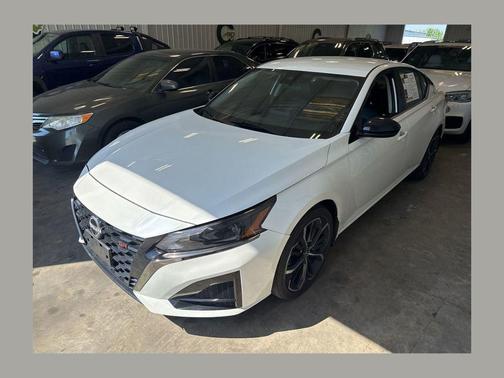 Pearl White Tricoat 2024 Nissan Altima SR Intelligent AWD