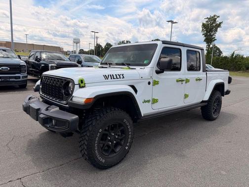 Bright White Clearcoat 2024 Jeep Gladiator Willys