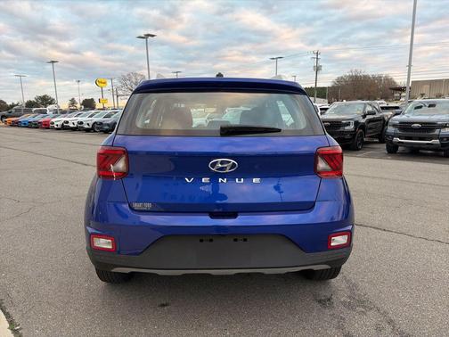 2024 Hyundai VENUE SEL
