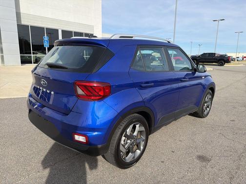 2024 Hyundai VENUE SEL