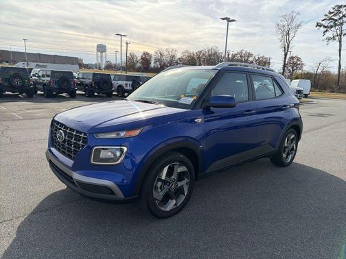 2024 Hyundai VENUE SEL