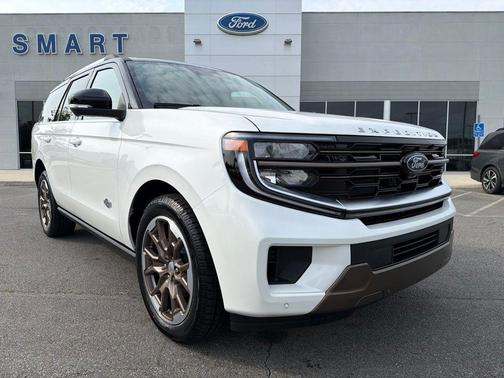 Star White Metallic Tri-Coat 2026 Ford Expedition King Ranch