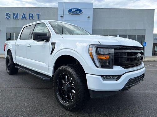 Oxford White 2022 Ford F-150 XLT