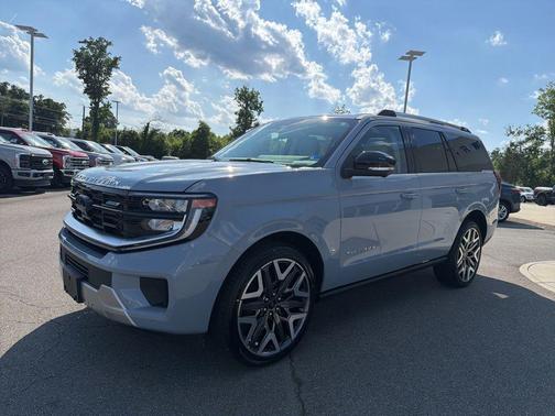 Glacier Gray Metallic Tri-Coat 2026 Ford Expedition Platinum