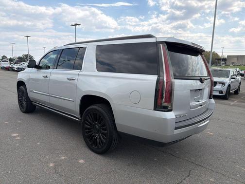 Radiant Silver Metallic 2018 Cadillac Escalade ESV Premium Luxury