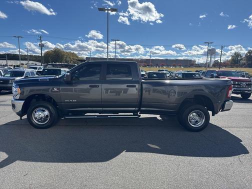 2024 RAM 3500 Big Horn Crew Cab 4x4 8' Box