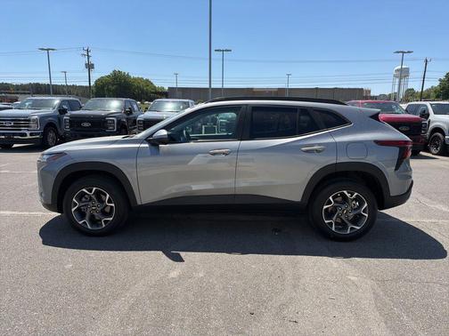 Sterling Gray Metallic 2025 Chevrolet Trax LT