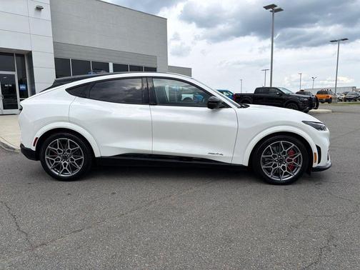 Star White Metallic Tri-Coat 2026 Ford Mustang Mach-E GT