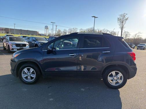 Storm Blue Metallic 2019 Chevrolet Trax LT
