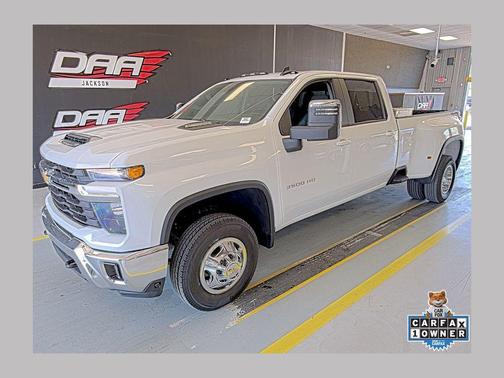 Summit White 2024 Chevrolet Silverado 3500 LT