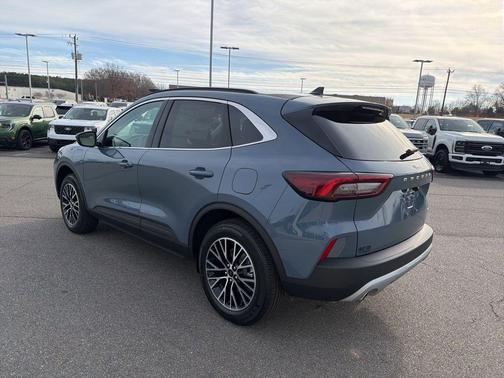 2026 Ford Escape PHEV SE