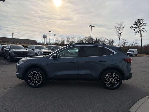 2026 Ford Escape PHEV SE