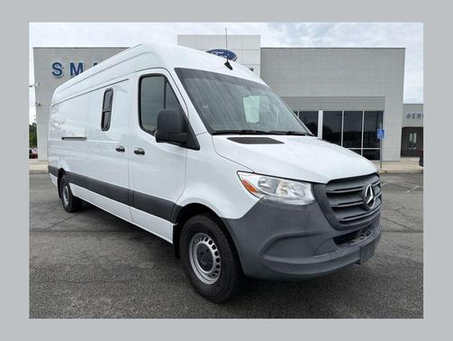 Arctic White 2021 Mercedes-Benz Sprinter 2500 High Roof