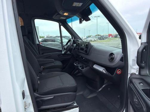 Arctic White 2021 Mercedes-Benz Sprinter 2500 High Roof