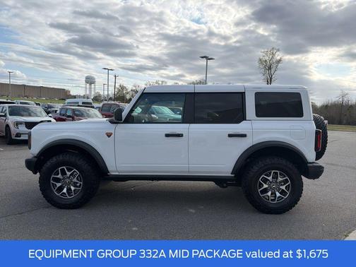 Oxford White 2025 Ford Bronco Badlands