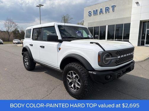 Oxford White 2025 Ford Bronco Badlands