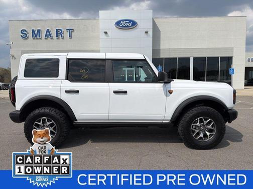 Oxford White 2025 Ford Bronco Badlands