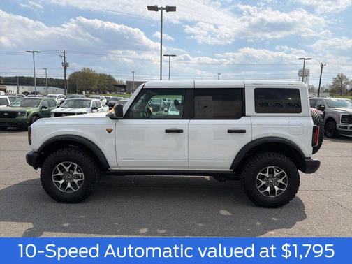 Oxford White 2025 Ford Bronco Badlands