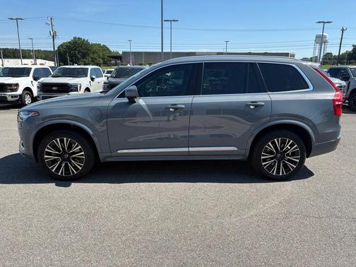 Gray 2023 Volvo XC90 Recharge Plug-In Hybrid T8 Core Bright Theme