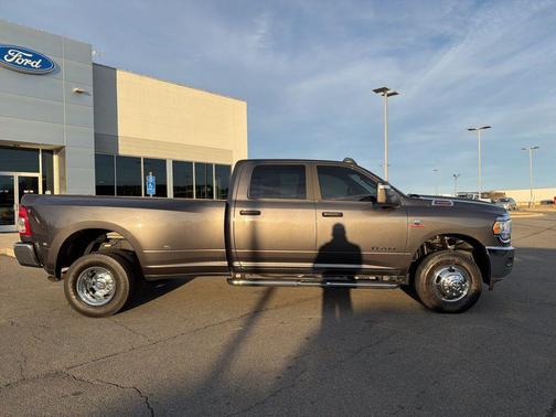 2024 RAM 3500 Big Horn Crew Cab 4x4 8' Box