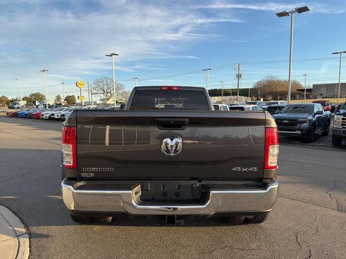 2024 RAM 3500 Big Horn Crew Cab 4x4 8' Box