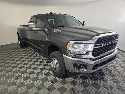 2024 RAM 3500 Big Horn Crew Cab 4x4 8' Box