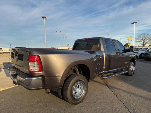 2024 RAM 3500 Big Horn Crew Cab 4x4 8' Box