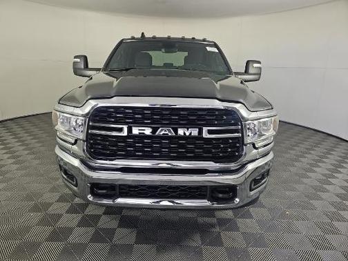 2024 RAM 3500 Big Horn Crew Cab 4x4 8' Box