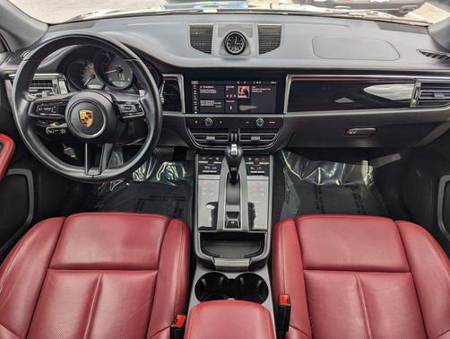 2024 Porsche Macan T