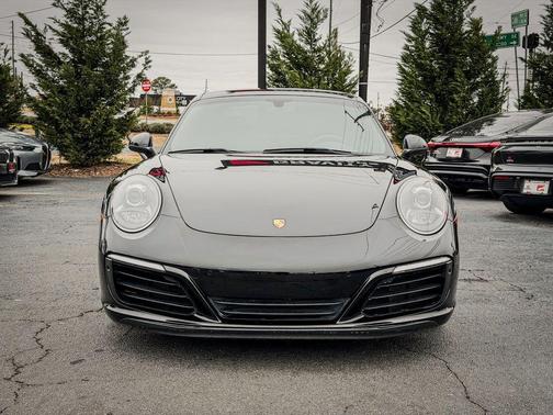 2019 Porsche 911 Carrera